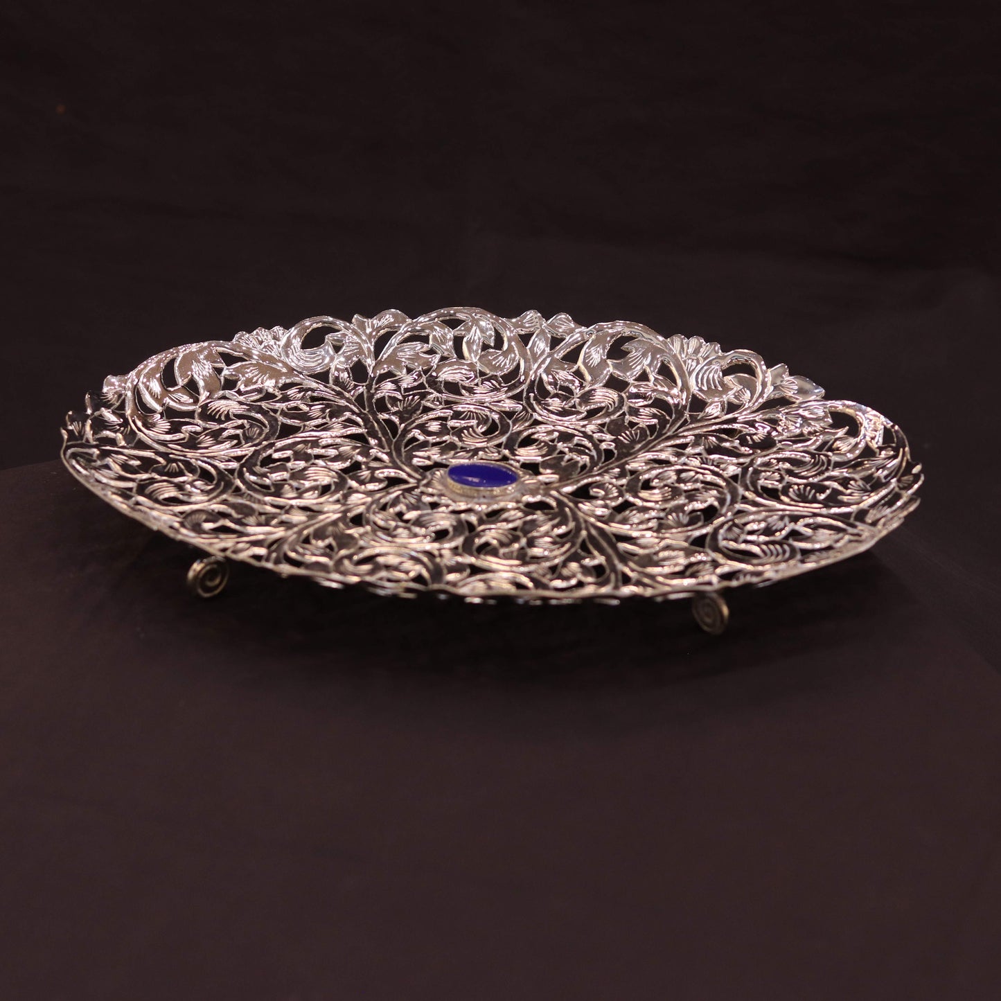 Royal Oval Filigree Platter with Customizable Center Stone