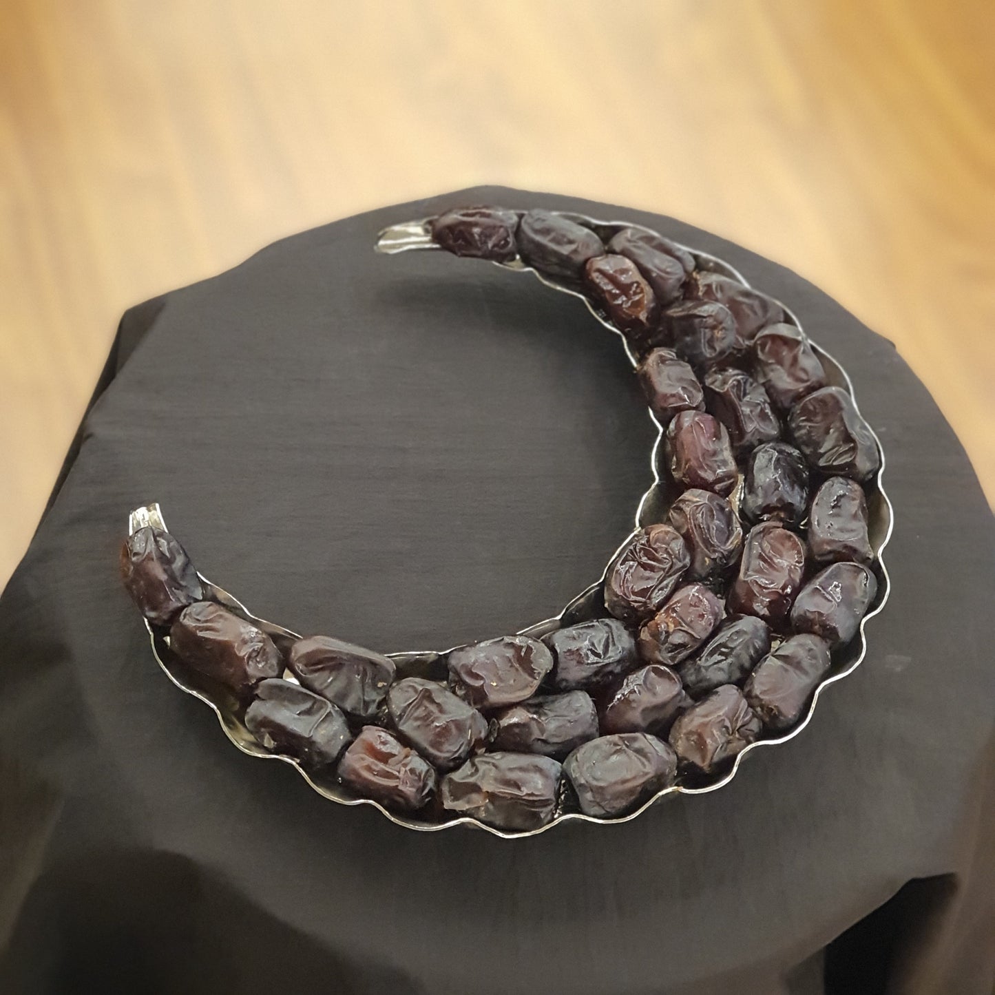 The Royal Silver-Coated Crescent Moon Floral Platter